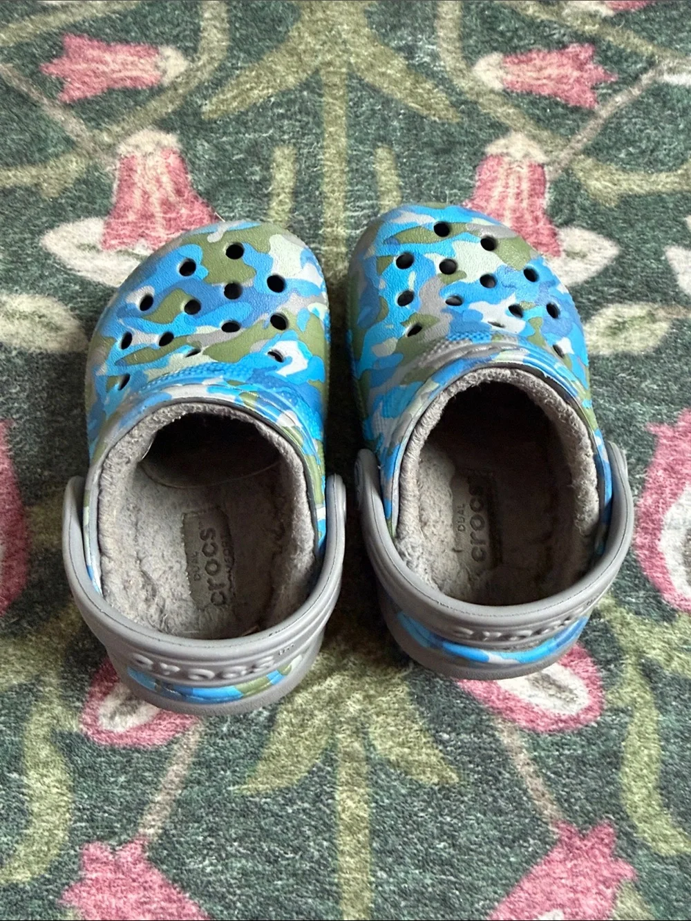 CROCS Kids Blue & Green Camo Fleece-Lined Clogs